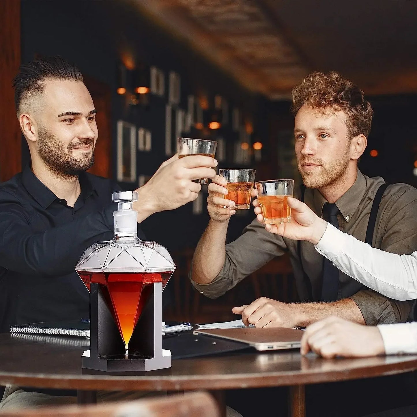 Diamant Luxe Whisky Karaf – Stijlvolle Glazen karaf met Houten Houder