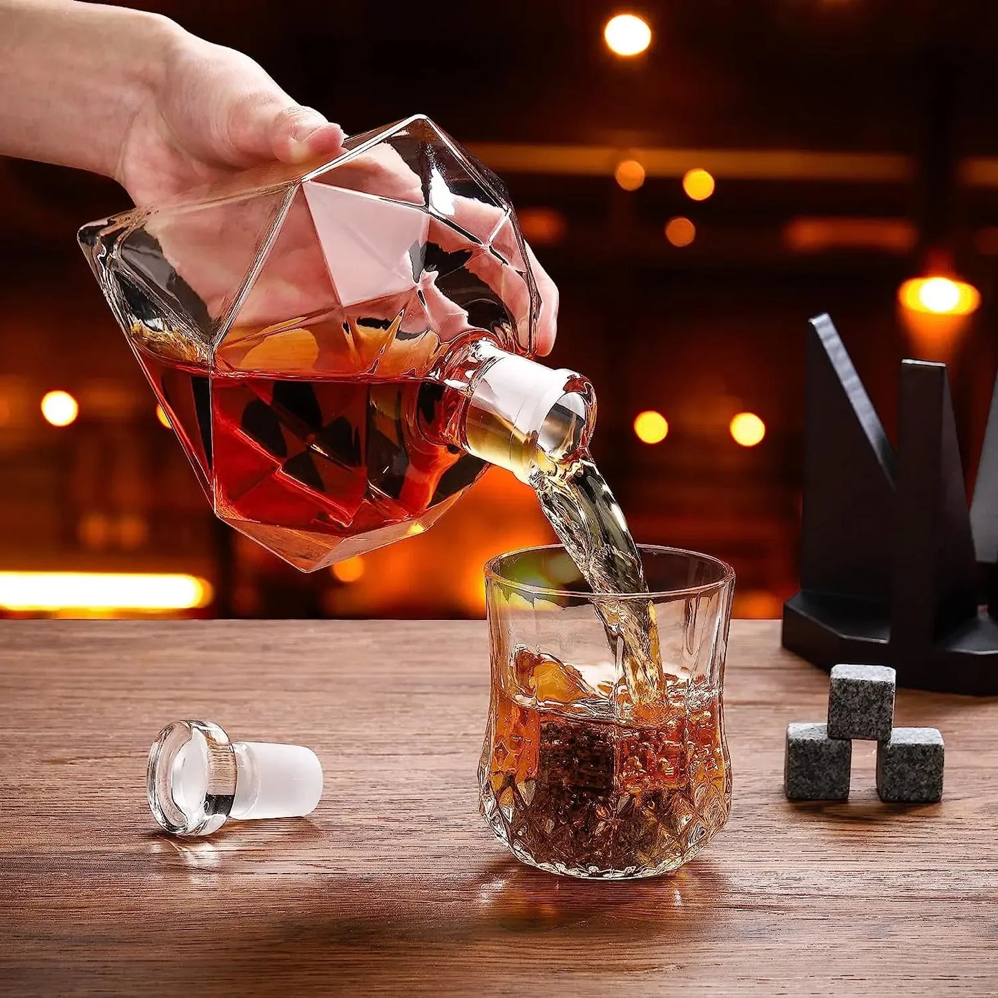 Diamant Luxe Whisky Karaf – Stijlvolle Glazen karaf met Houten Houder